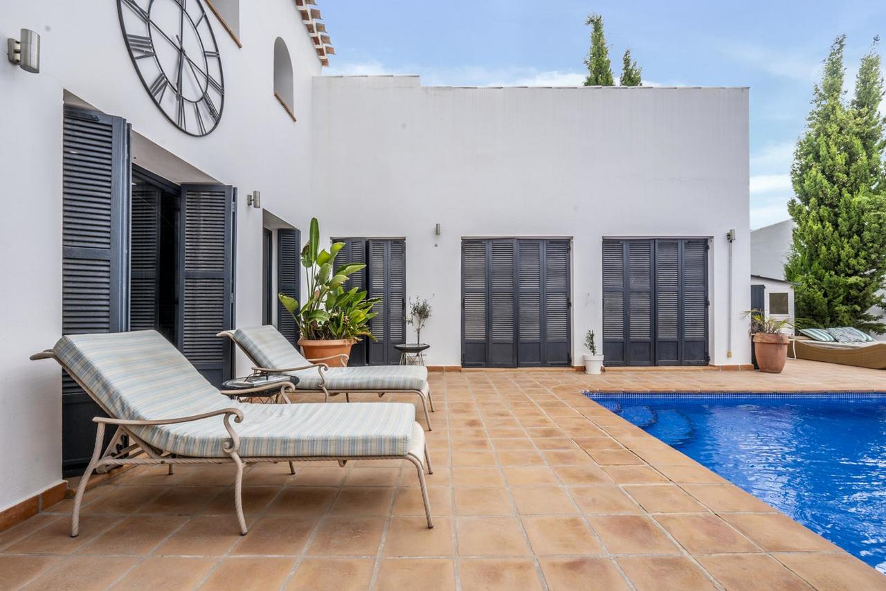 https://assetsrv.advanceagent.co.uk/843/039e/a62bd308/5_bedroom_villa_for_sale_in_El_Valle_Golf__murcia___2__xlarge.JPEG