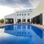 https://assetsrv.advanceagent.co.uk/843/039e/55289a4a/5_bedroom_villa_for_sale_in_El_Valle_Golf__murcia___8__xlarge.JPEG
