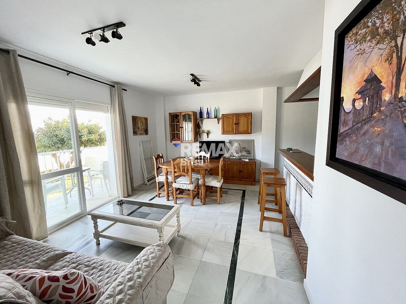 https://cdn.remaxbrisa.es/images/?tk=sJgyEd26ymy.0y.8uxKrr-c04256-2-2.jpg