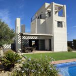 https://www.platinumpropertyspain.com/sites/001/images/24817-villa-for-sale-in-peraleja-golf/24817-villa-for-sale-in-peraleja-golf-1336471-large.jpg