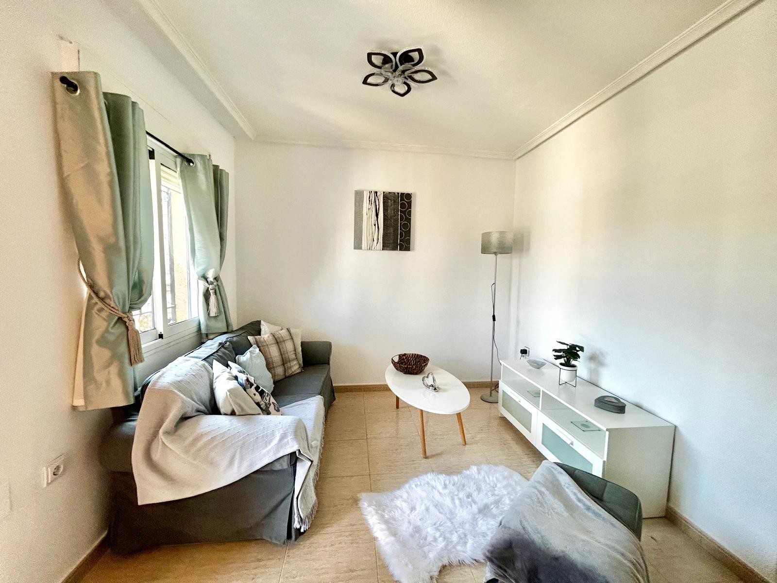 https://production-kyero-property-images.s3.amazonaws.com/20696/20696131/411451475_original.jpg?checksum=2f7f3642ab4d0414ab63f16b0bf3d6a5dddf4c66