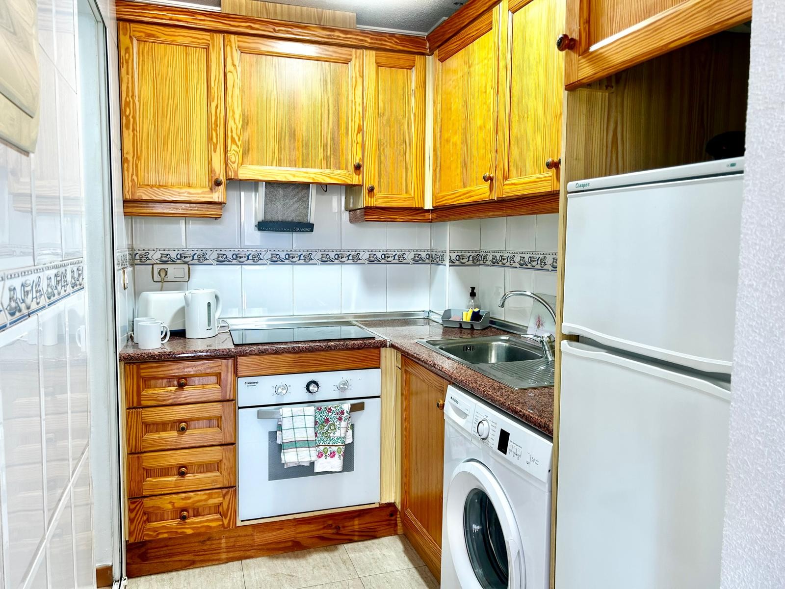 https://production-kyero-property-images.s3.amazonaws.com/20696/20696131/411451477_original.jpg?checksum=dace2edd764eea7cd6ad13901b525cfc1ad7b42d