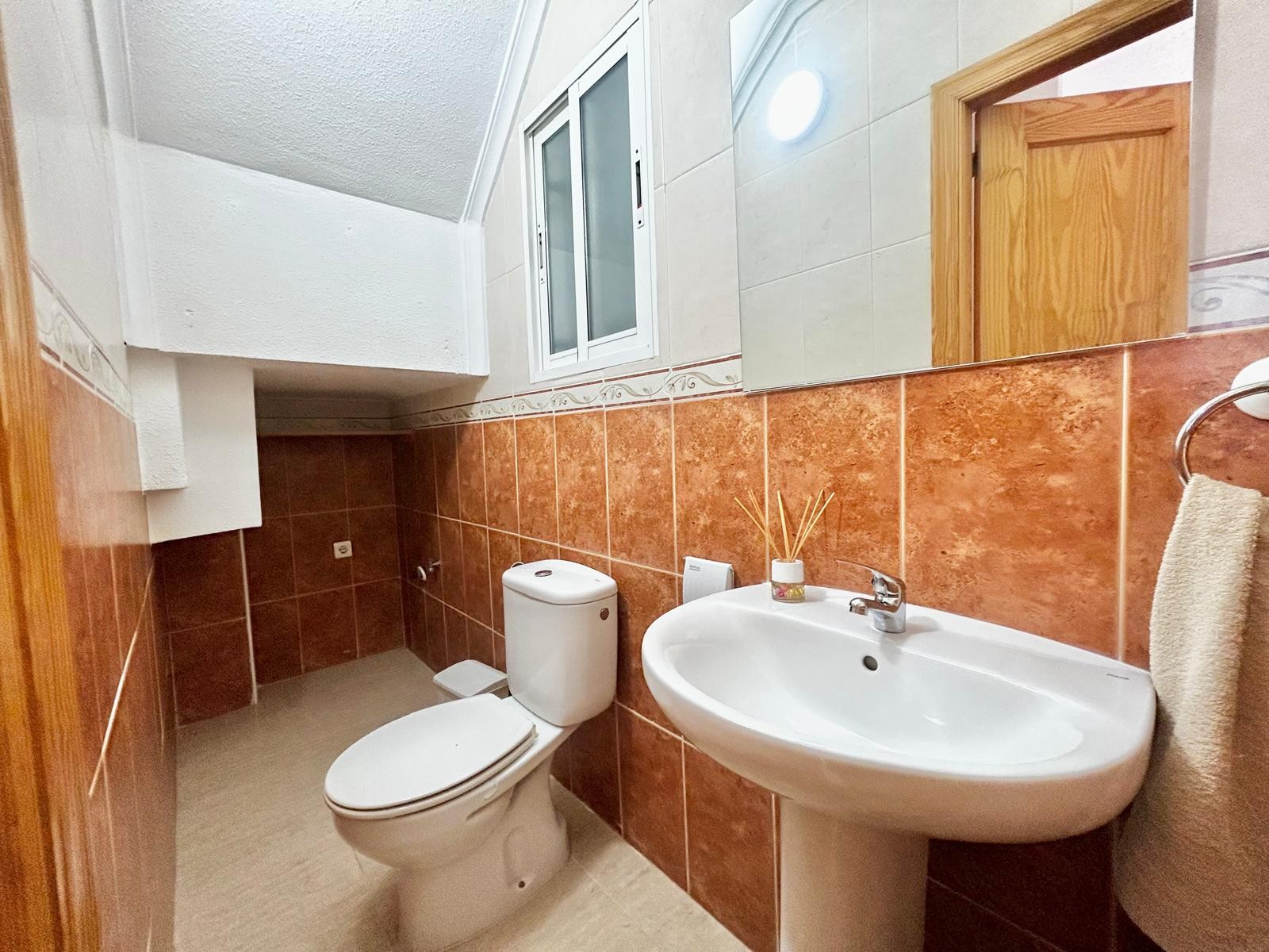 https://production-kyero-property-images.s3.amazonaws.com/20696/20696131/411451478_original.jpg?checksum=8080aa67aa79cf9786d6471e2294a7de60079805
