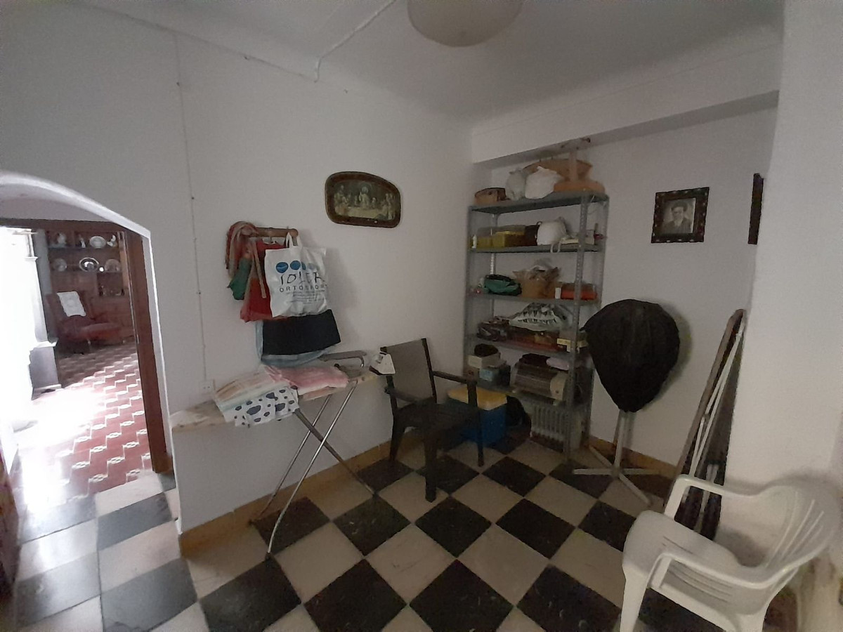 https://media-feed-v2.resales-online.com/live/ShowFeedImage.asp?SecId=e5634ee5d42f11f09ebd02a3ded47a2d&Id=P5&ImgId=X1014065&ContactSecureId2=n6n5jj7b3d&z=1765201314&.jpg