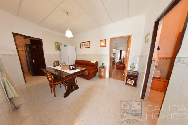 https://www.calidahomespropconsult.com/images/propertyImages/casa-palaces--semi-detached-property-for-sale-in-zurgena/casa-palaces--semi-detached-property-for-sale-in-zurgena-8357204273.jpg