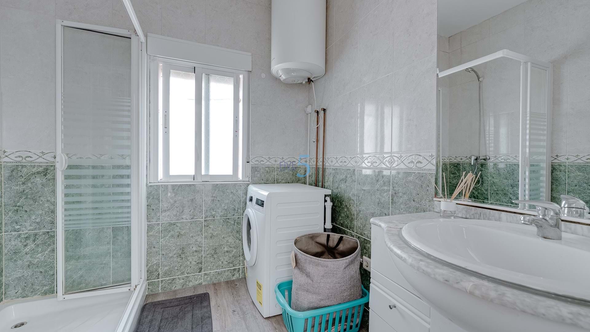 https://cdn.proppy.app/propertyphotos/2990/9f153641-d200-4581-87d6-15a0dd5c41c5/744619/81ab8658-3429-4287-823b-e61294af5ab4.jpg
