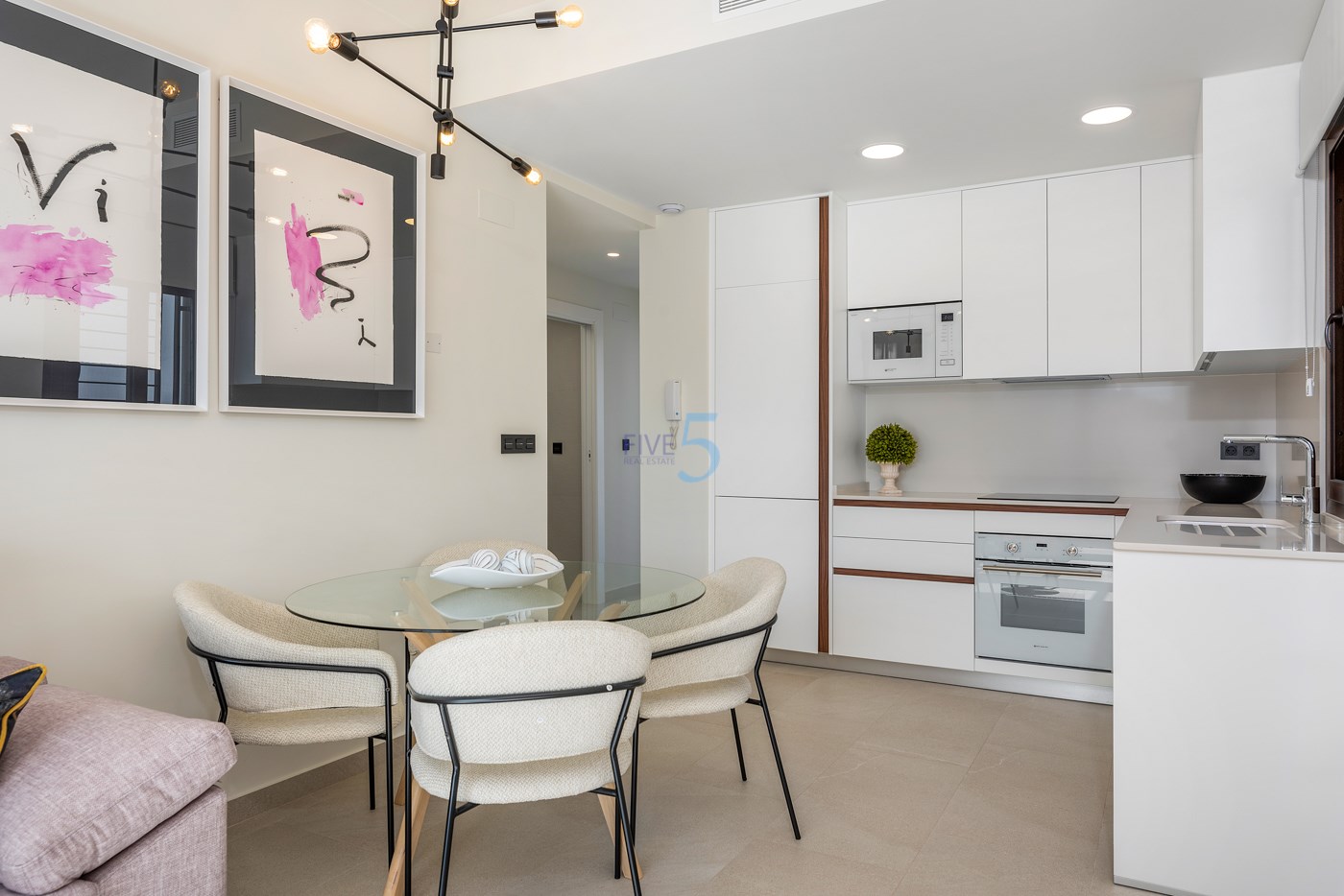 https://cdn.proppy.app/propertyphotos/2990/9f153641-d200-4581-87d6-15a0dd5c41c5/747753/451ba0cd-8217-457c-a8aa-1d8ab8e671ba.jpg