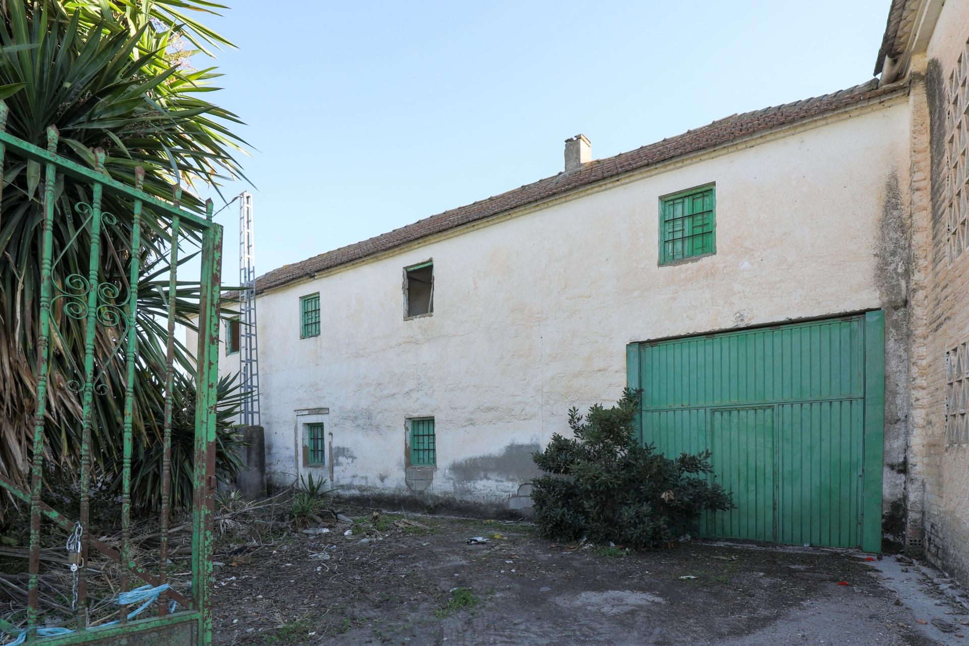 https://fotos15.apinmo.com/5292/27540136/1-8.jpg