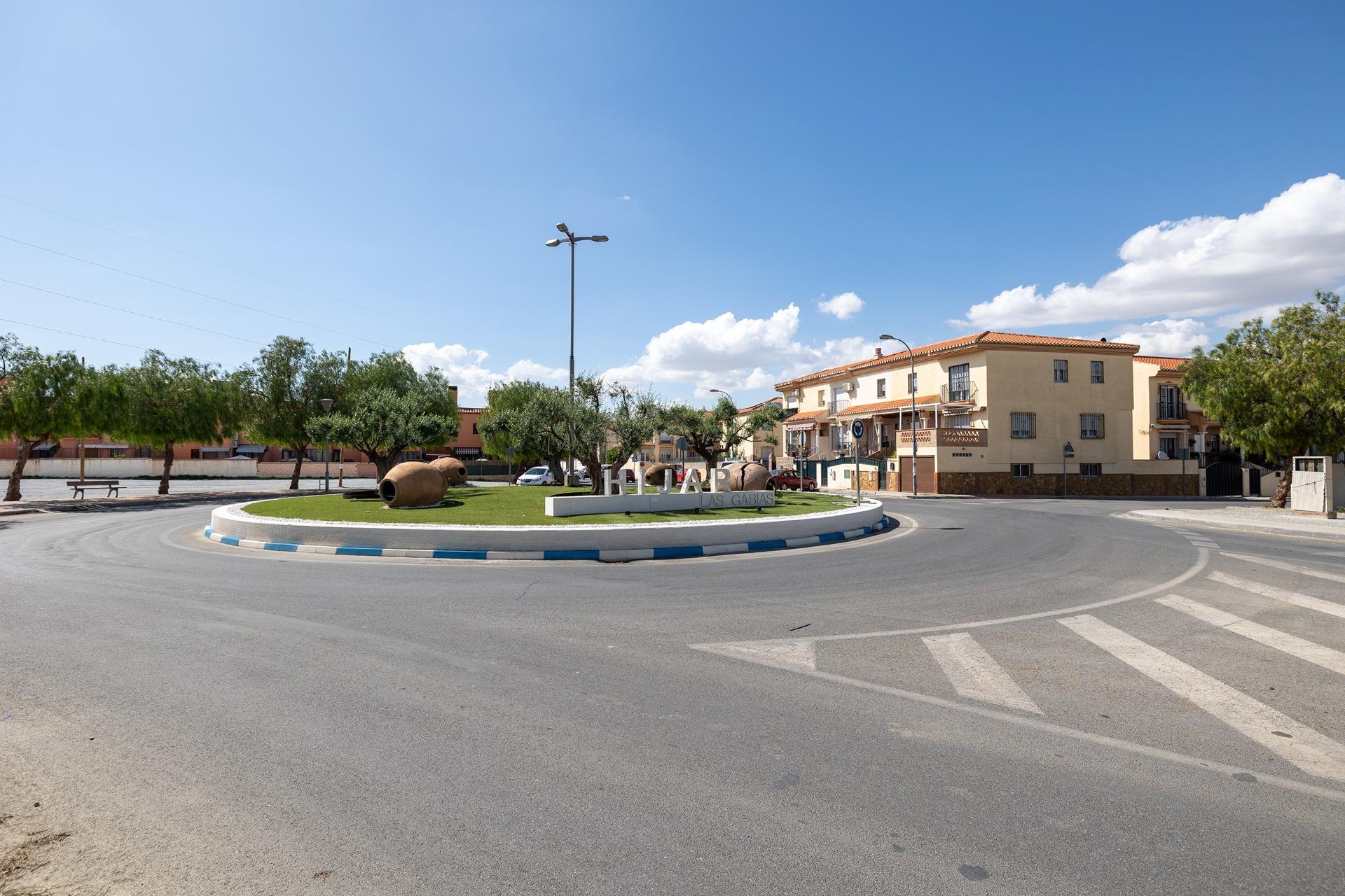 https://fotos15.apinmo.com/5292/29225230/1-4.jpg