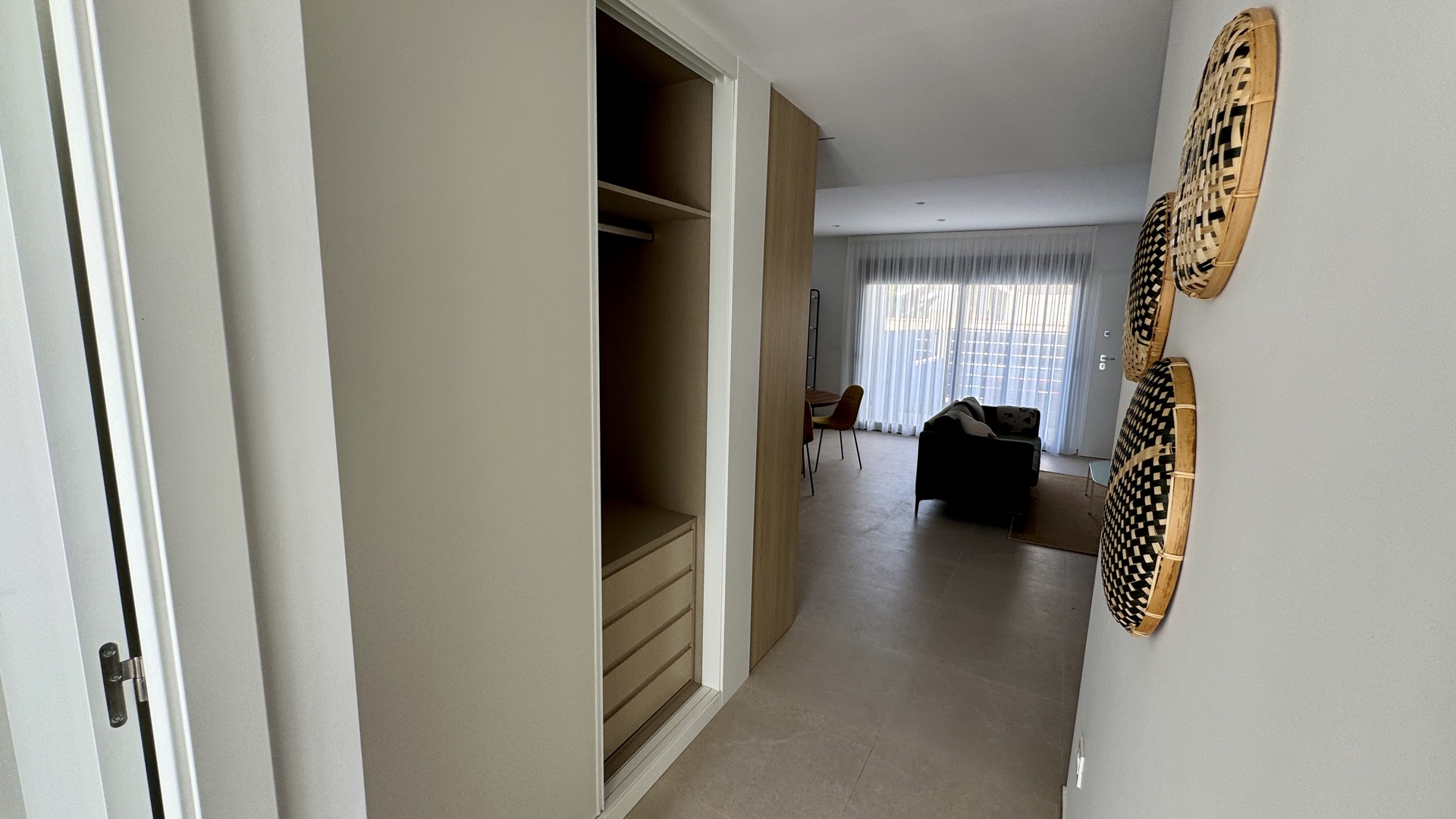 https://medianewbuild.com/file/hh-media-bucket/developments_v2/34804911/media/images/indoor/1.jpg