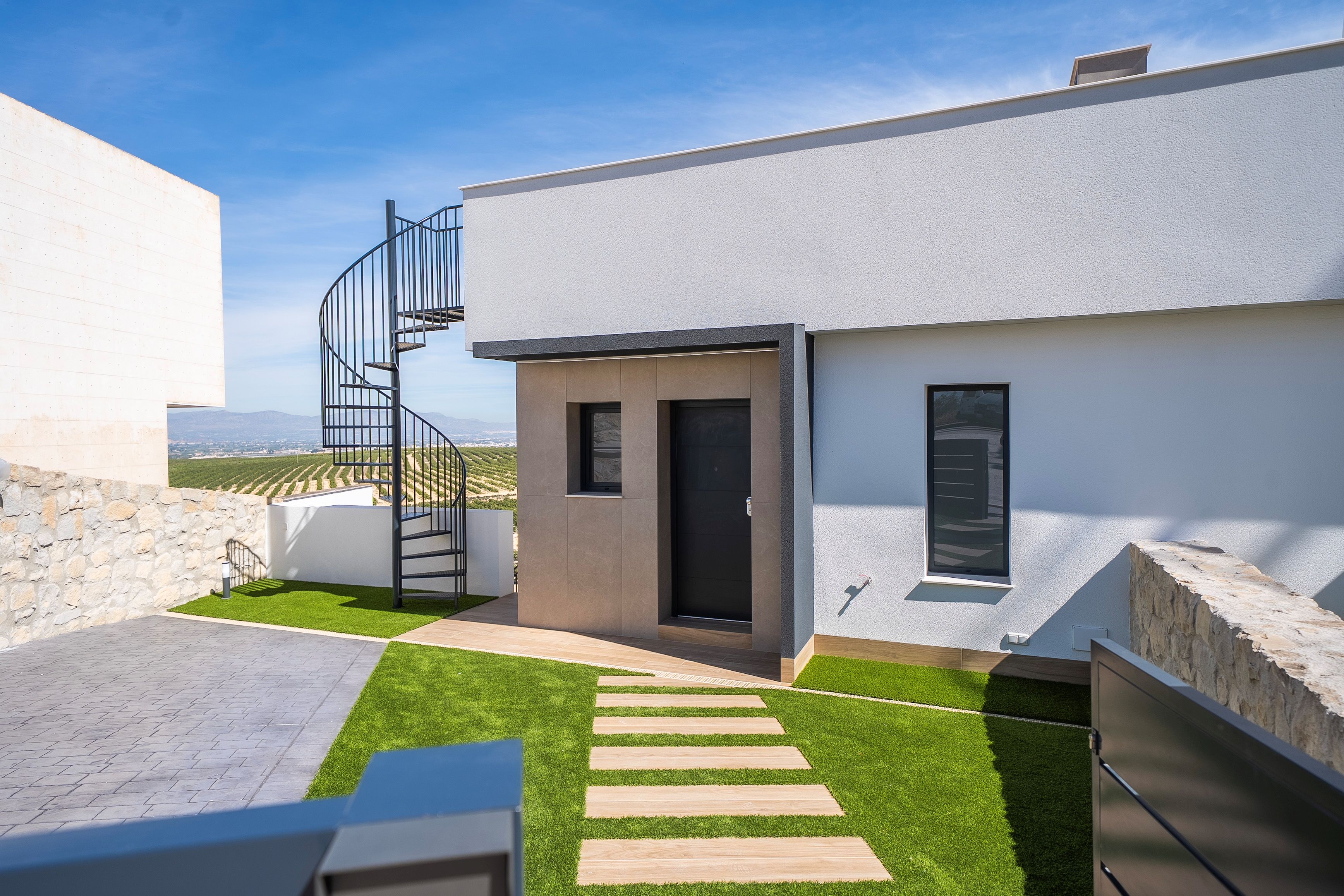 https://medianewbuild.com/file/hh-media-bucket/developments_v2/31740731/media/images/outdoor/3.jpg