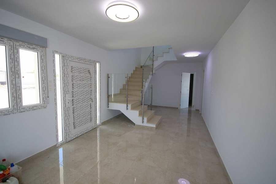 https://fotos15.apinmo.com/7515/27316215/18-3.jpg