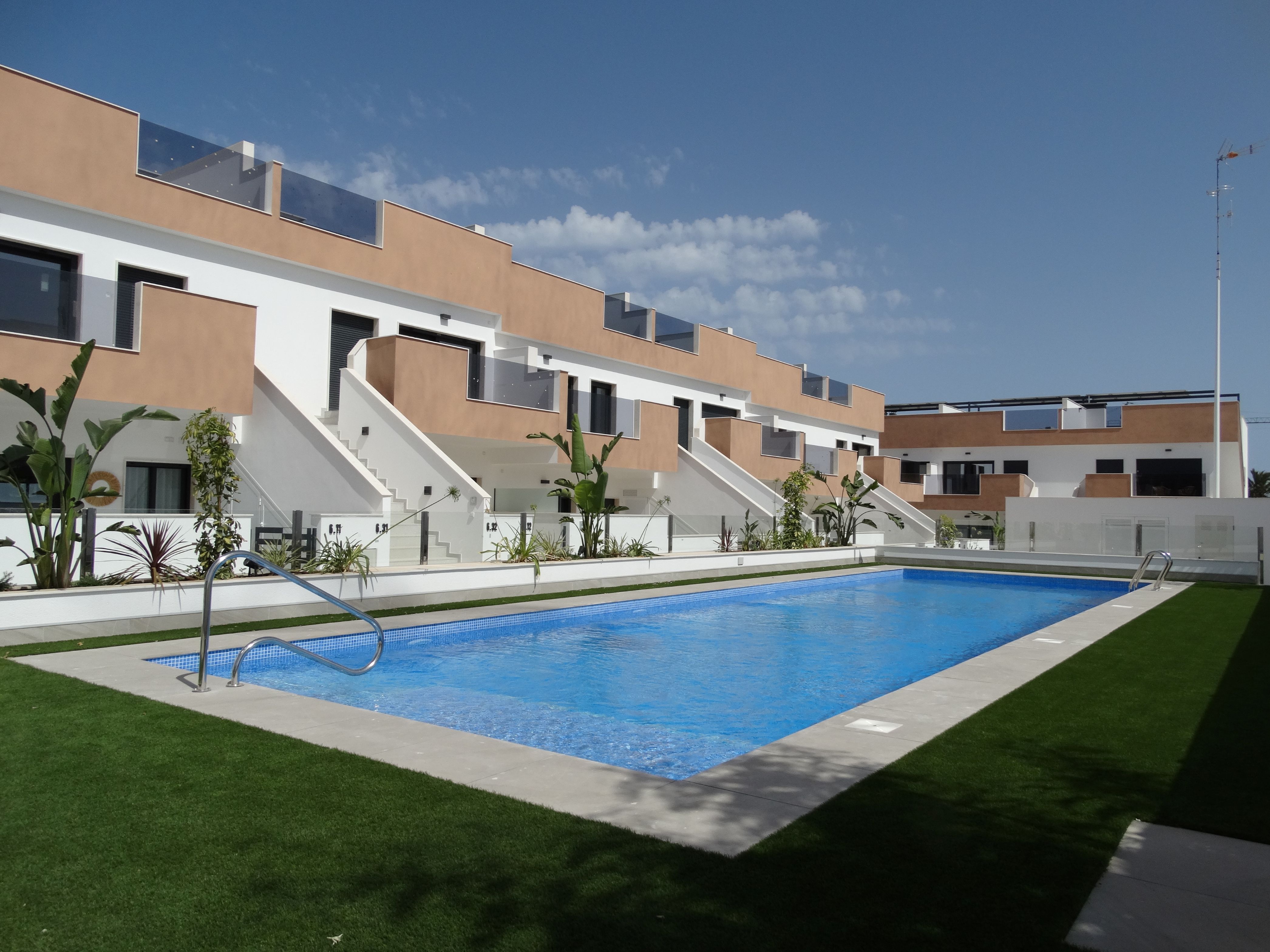 https://medianewbuild.com/file/hh-media-bucket/developments_v2/60077895/media/images/14.jpg