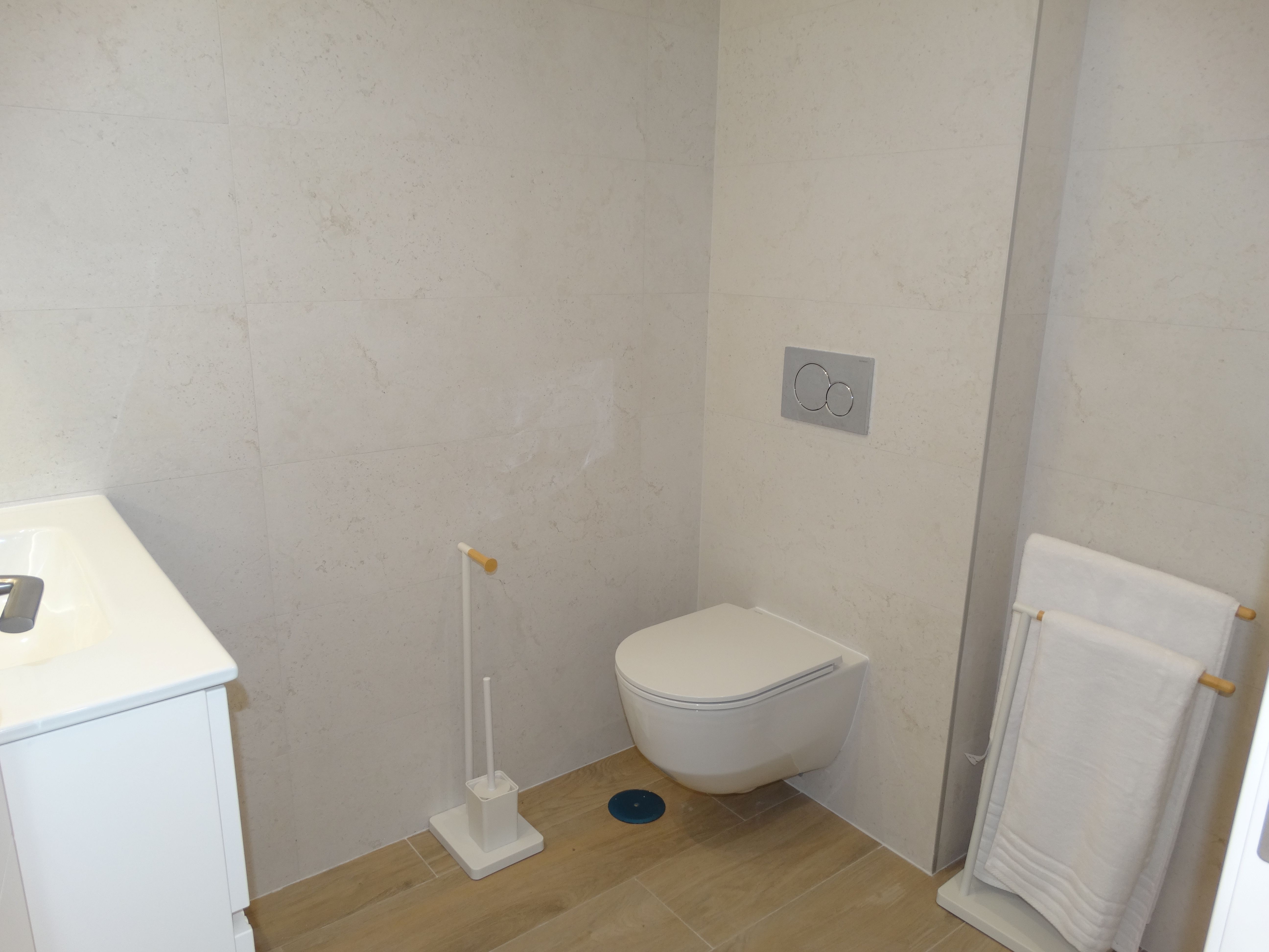 https://medianewbuild.com/file/hh-media-bucket/developments_v2/60077895/media/images/15.jpg