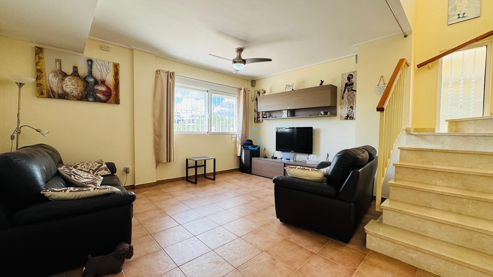 https://cdn.proppy.app/propertyphotos/2990/9f153641-d200-4581-87d6-15a0dd5c41c5/737855/acaa9e1a-8e26-4610-a15d-99a648a20c26.jpg