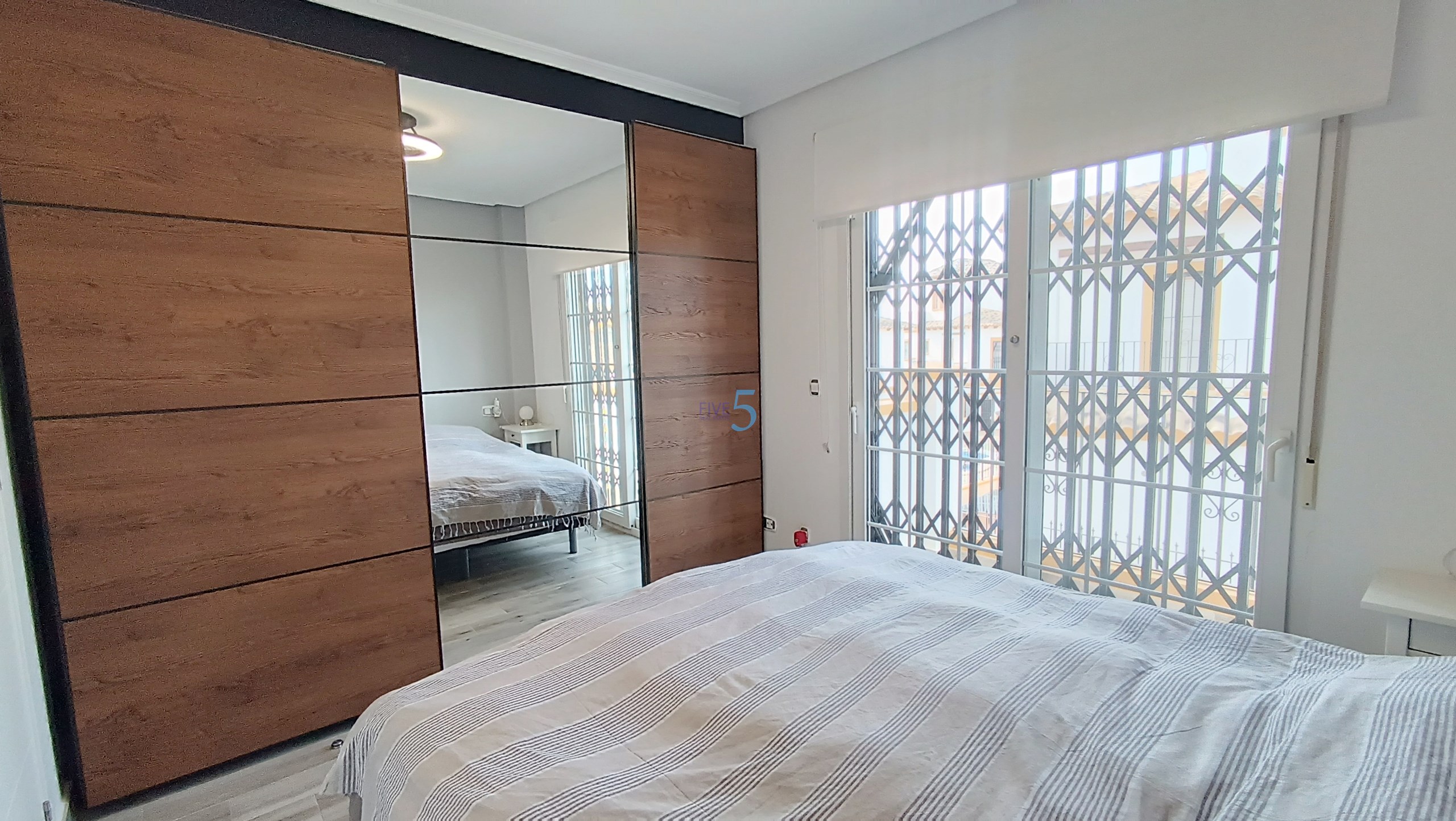 https://cdn.proppy.app/propertyphotos/2990/9f153641-d200-4581-87d6-15a0dd5c41c5/579578/fa5b75f4-2445-4118-b566-f127cb3e0250.jpg
