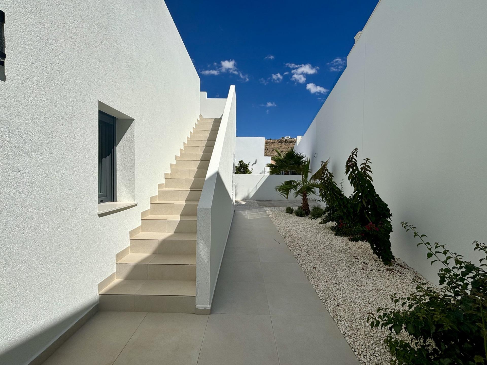 https://fotos15.apinmo.com/7515/18661220/3-3.jpg