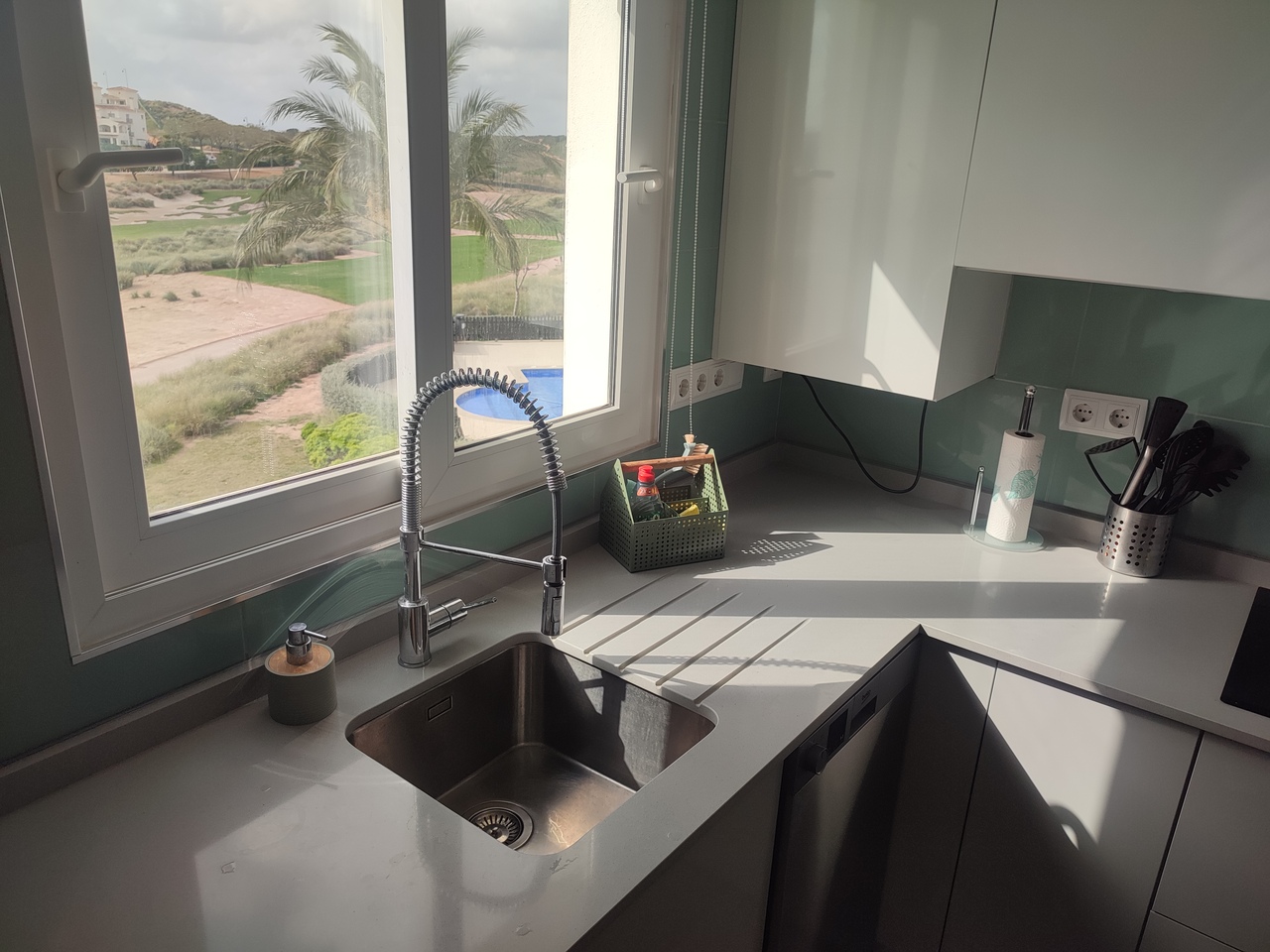 https://www.platinumpropertyspain.com/sites/001/images/31157-apartment-for-sale-in-hacienda-riquelme-golf-resort/31157-apartment-for-sale-in-hacienda-riquelme-golf-resort-25453717-large.jpg