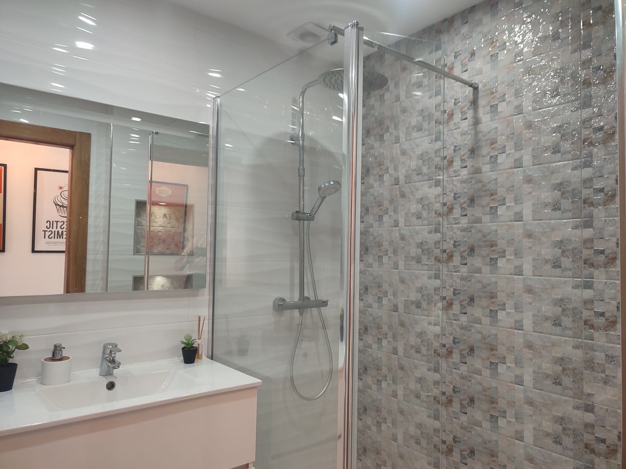 https://www.platinumpropertyspain.com/sites/001/images/31157-apartment-for-sale-in-hacienda-riquelme-golf-resort/31157-apartment-for-sale-in-hacienda-riquelme-golf-resort-25453735-large.jpg