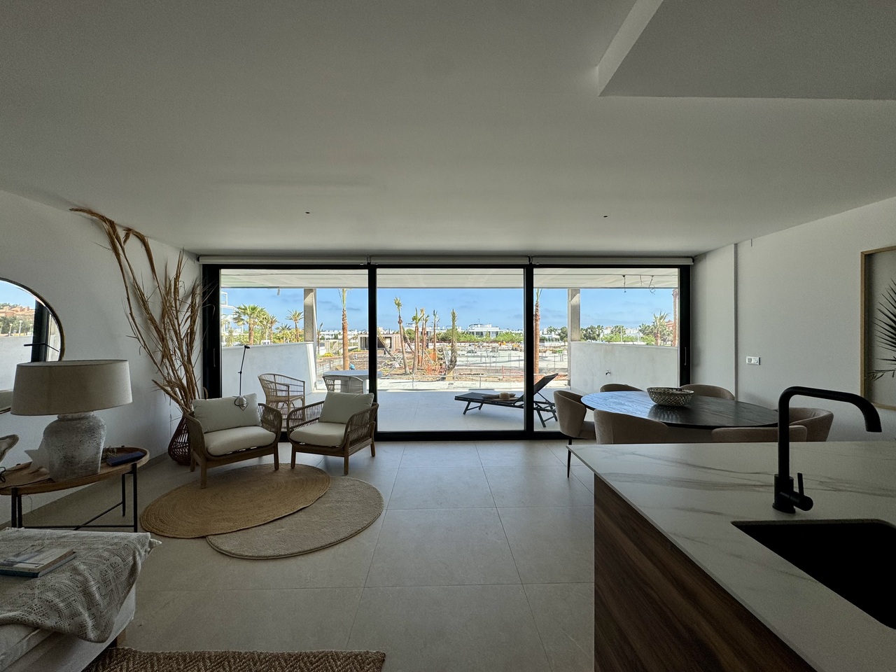 https://www.justmurciaproperty.com/sites/001/images/3822-apartment-for-sale-in-mar-de-cristal/3822-apartment-for-sale-in-mar-de-cristal-1166381-large.jpg