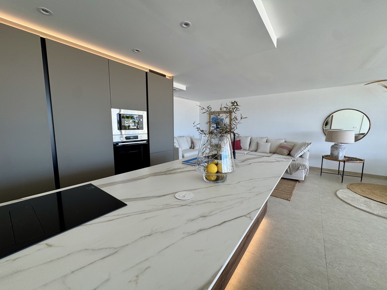 https://www.justmurciaproperty.com/sites/001/images/3823-penthouse-for-sale-in-mar-de-cristal/3823-penthouse-for-sale-in-mar-de-cristal-1799541-large.jpg
