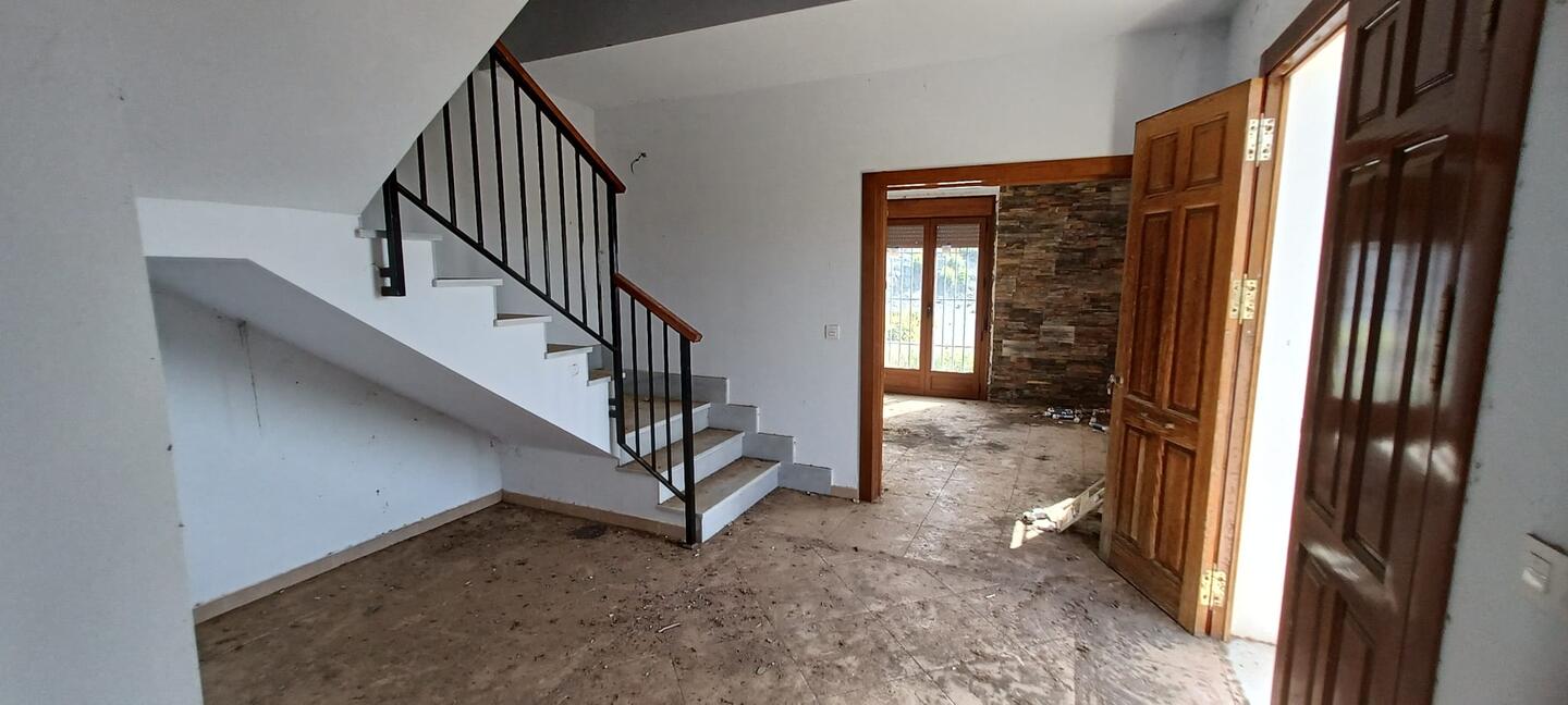 https://production-kyero-property-images.s3.amazonaws.com/20790/20790760/413746061_original.jpg?checksum=483e6ad5b026c3484f73757bee02af9a0f312cff
