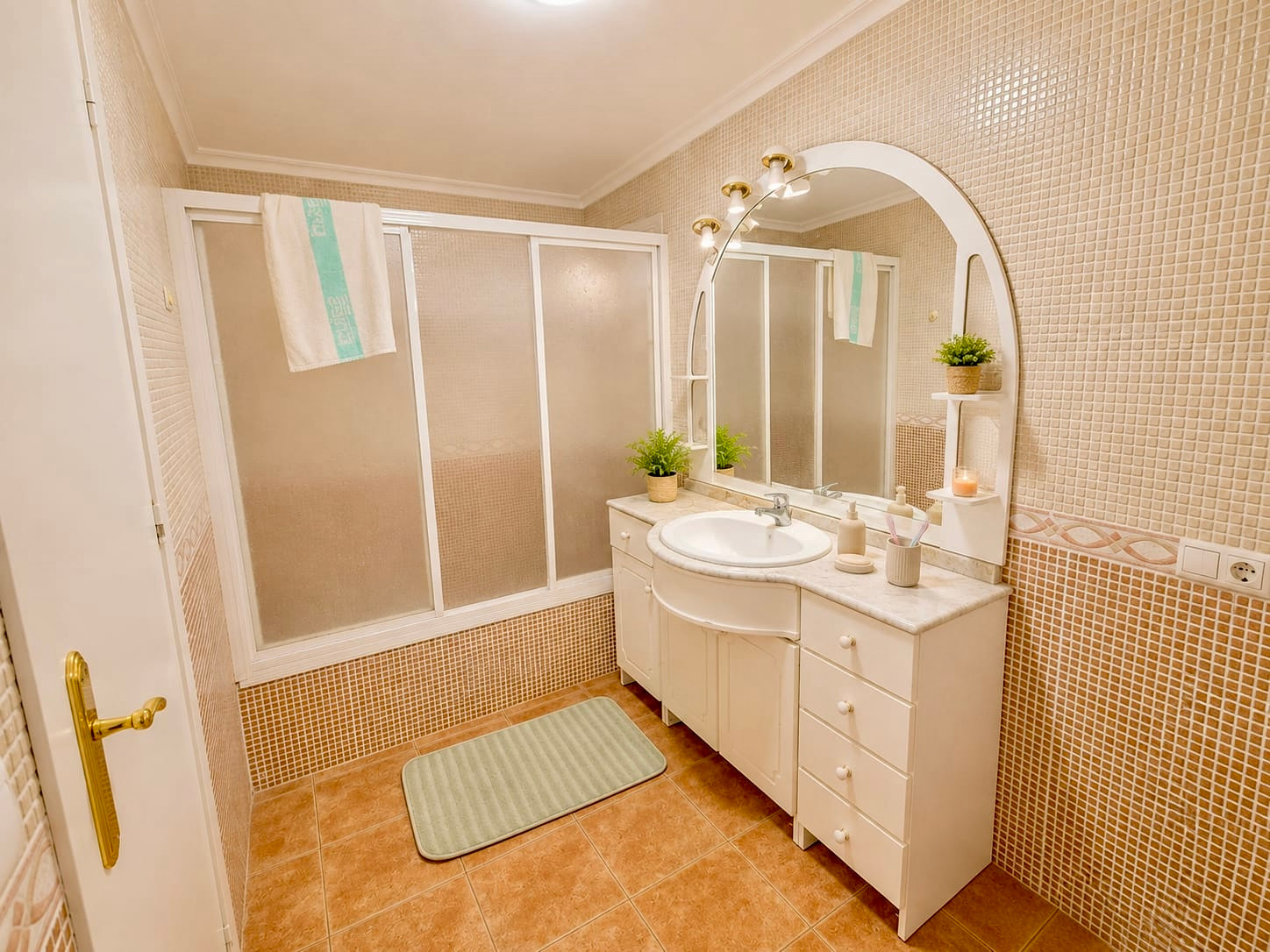 https://production-kyero-property-images.s3.amazonaws.com/20827/20827767/414726480_original.jpg?checksum=3369bef7e246e86749fb6b4ccf4becb8b98d138d