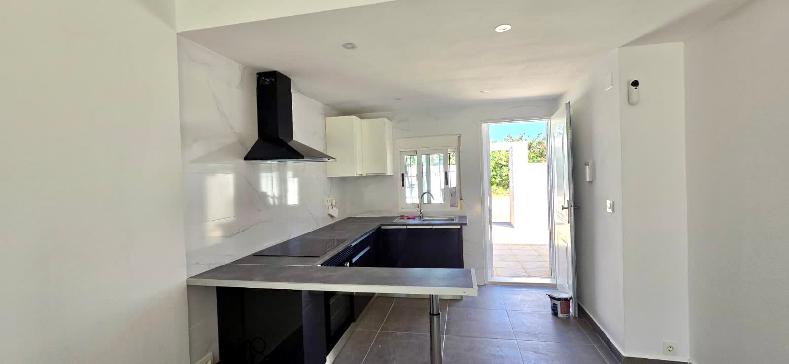 https://production-kyero-property-images.s3.amazonaws.com/20858/20858203/415568563_original.jpg?checksum=ae4d88e31e98d51a09b7d1bcbdca96453611d7bf