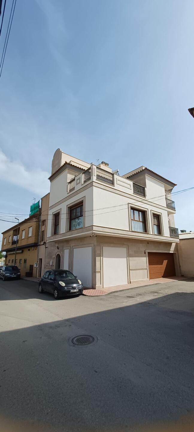 https://production-kyero-property-images.s3.amazonaws.com/20875/20875347/416067081_original.jpg?checksum=2ef111cea182c533c5ee32ab8ec3f3fc2726375c
