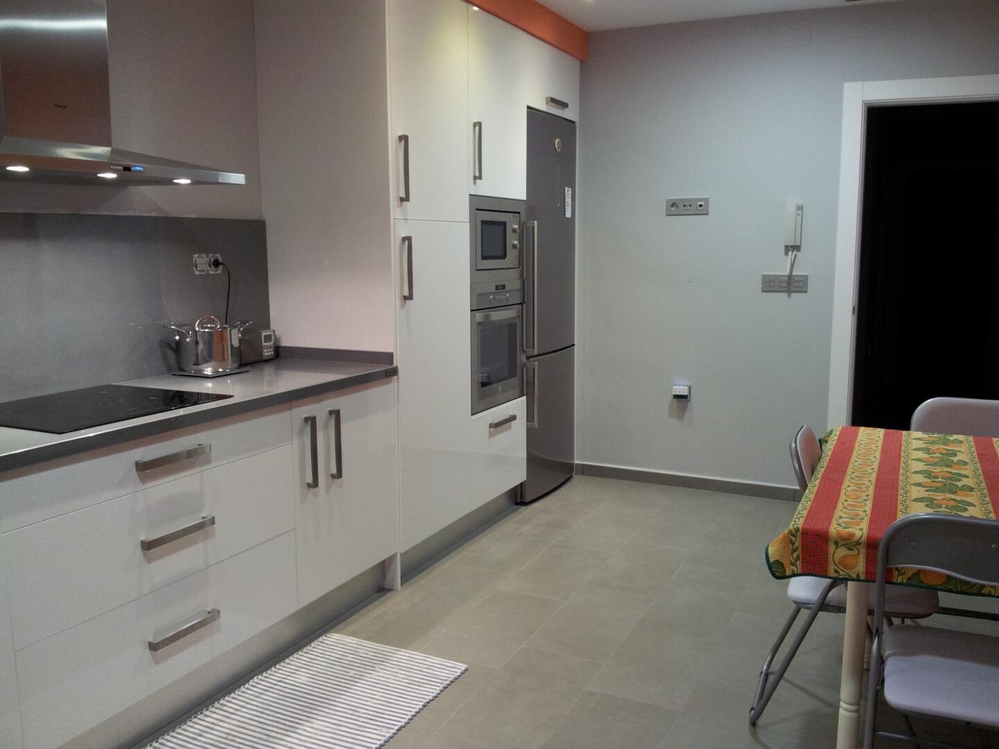 https://production-kyero-property-images.s3.amazonaws.com/20875/20875347/416067083_original.jpg?checksum=cfeb5c6f178b97b3dc61bf298c3ee9a27ceeea30
