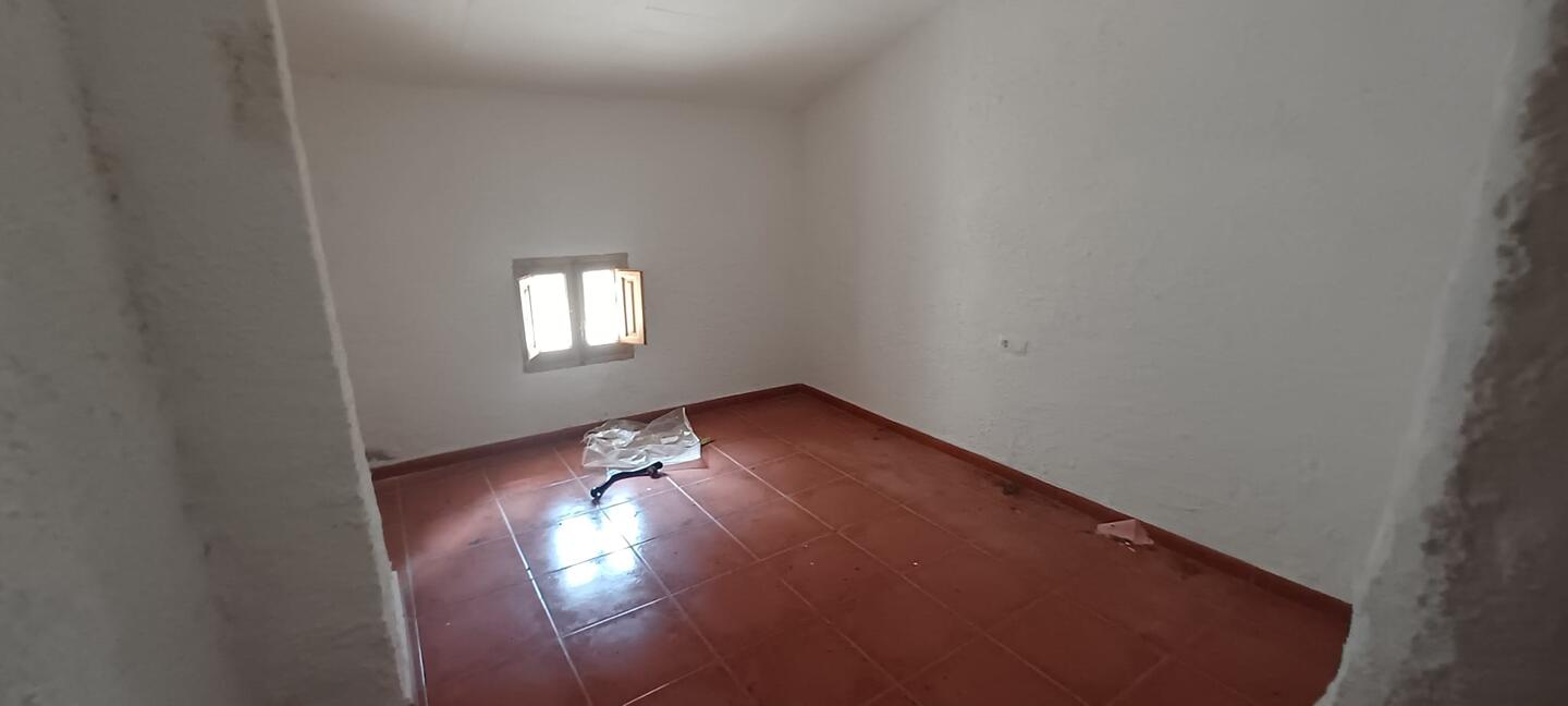 https://production-kyero-property-images.s3.amazonaws.com/20878/20878210/416169497_original.jpg?checksum=c3db065c9beffd52475a3dd3c2db11f1503c4119