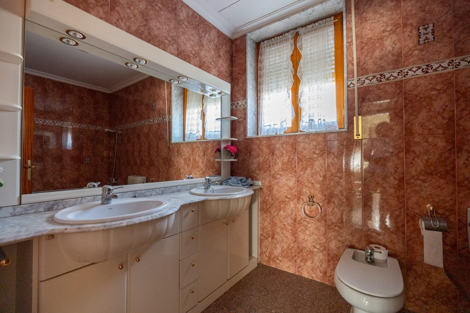 http://landmarkinternational.co.uk/media/images/properties/thumbnails/52566_xl.jpg