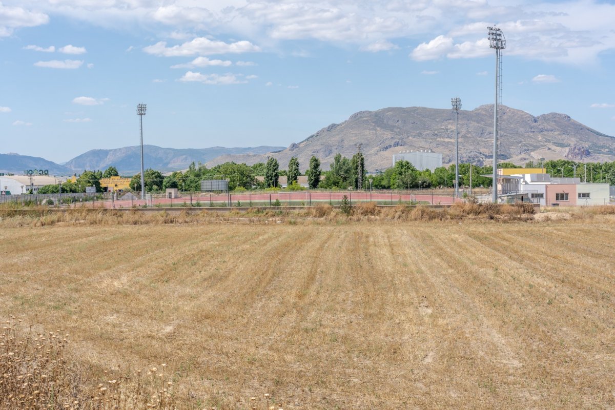 https://fotos15.apinmo.com/5292/28993176/6-7.jpg
