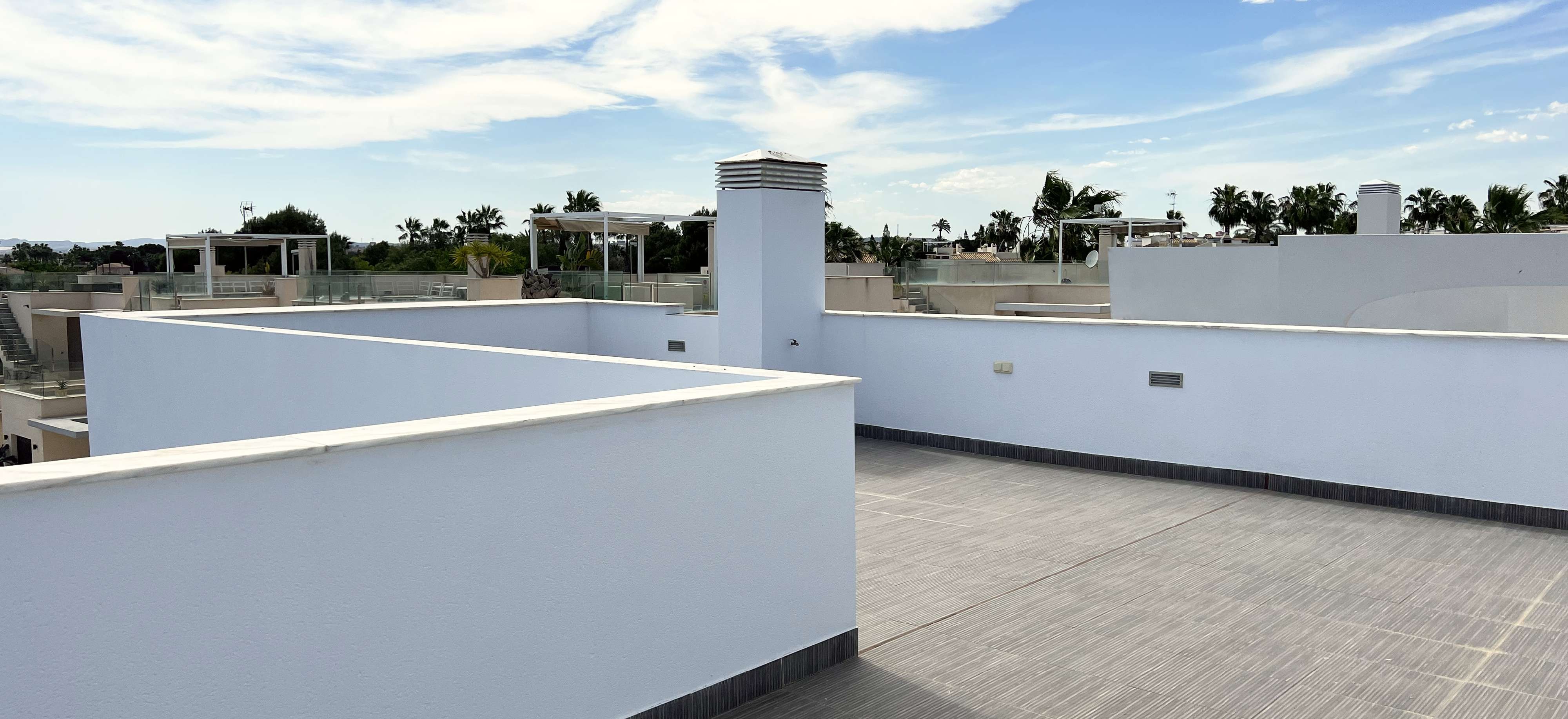 https://medianewbuild.com/file/hh-media-bucket/developments_v2/35540088/media/images/commonareas/13.jpg