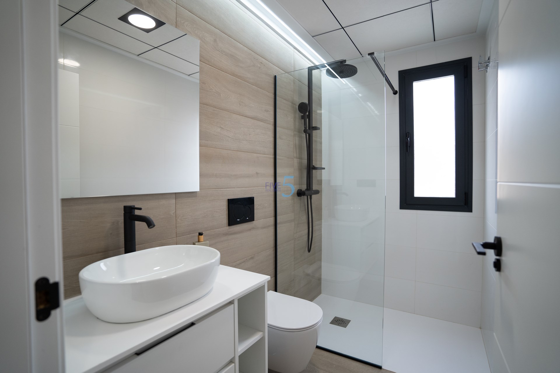 https://cdn.proppy.app/propertyphotos/2990/9f153641-d200-4581-87d6-15a0dd5c41c5/747953/fe4cf0e3-d713-4d20-b16d-2fa627b4fcdf.jpg