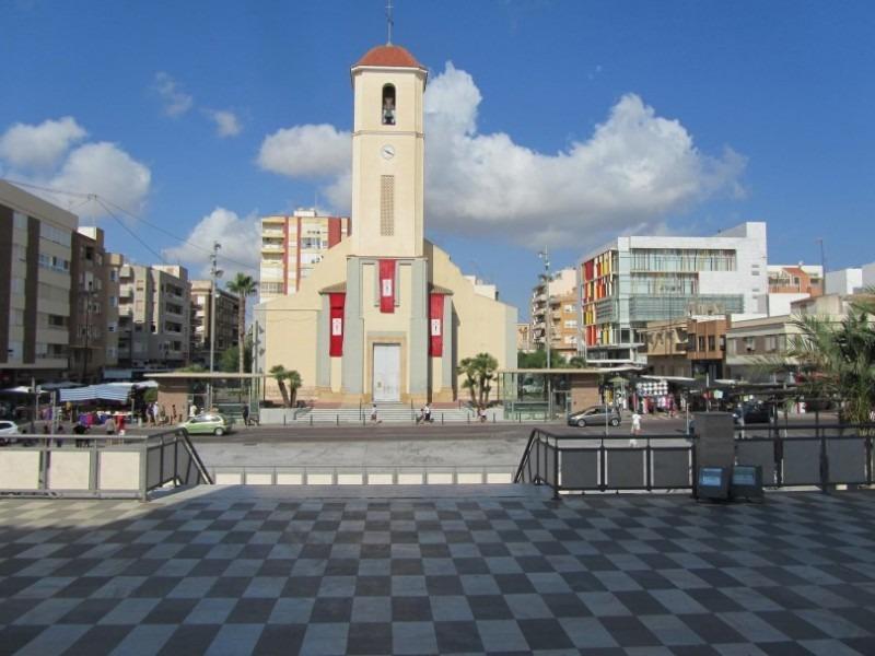 https://fotos15.apinmo.com/7515/28104629/8-7.jpg