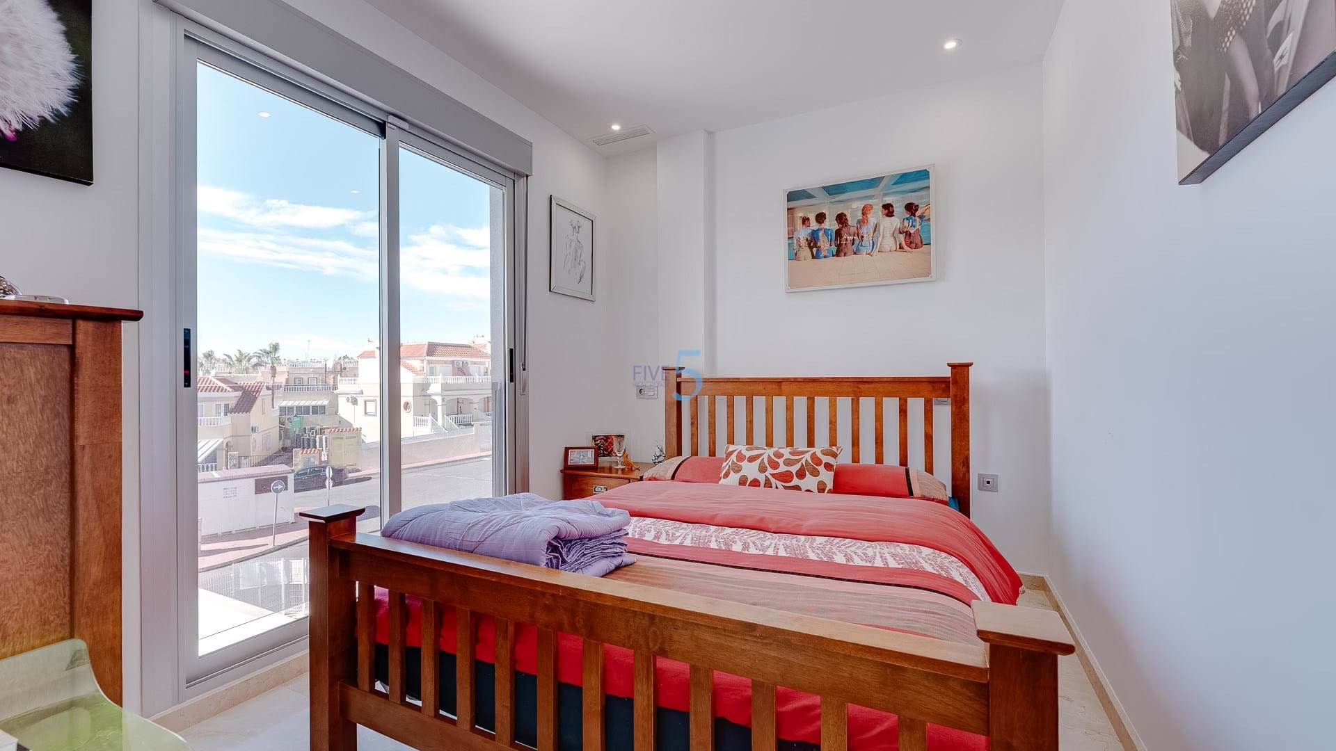 https://cdn.proppy.app/propertyphotos/2990/9f153641-d200-4581-87d6-15a0dd5c41c5/747481/59824bdd-4ea6-48f1-a489-26098662773c.jpg