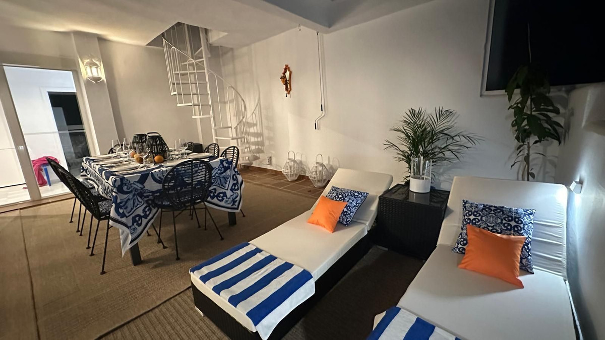 https://media-feed-v2.resales-online.com/live/ShowFeedImage.asp?SecId=180c8d4e3ff211edad230217bc231ef4&Id=P3&ImgId=X1025938&ContactSecureId2=ps20nwoexc&IS=1200&z=1664463286&.jpg