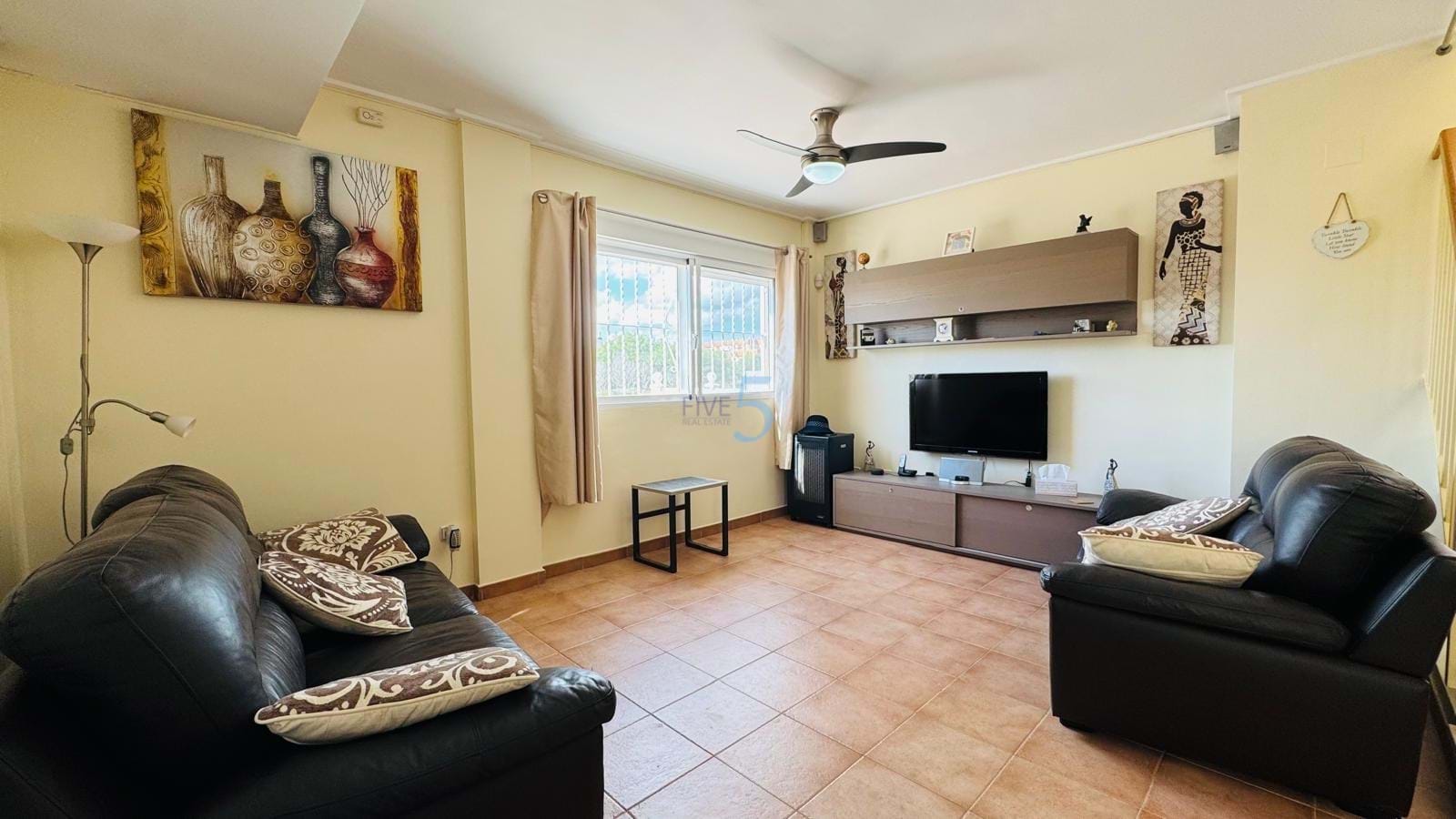 https://cdn.proppy.app/propertyphotos/2990/9f153641-d200-4581-87d6-15a0dd5c41c5/737855/a5b20442-6d97-4c69-9f3b-daf9c357fba0.jpg