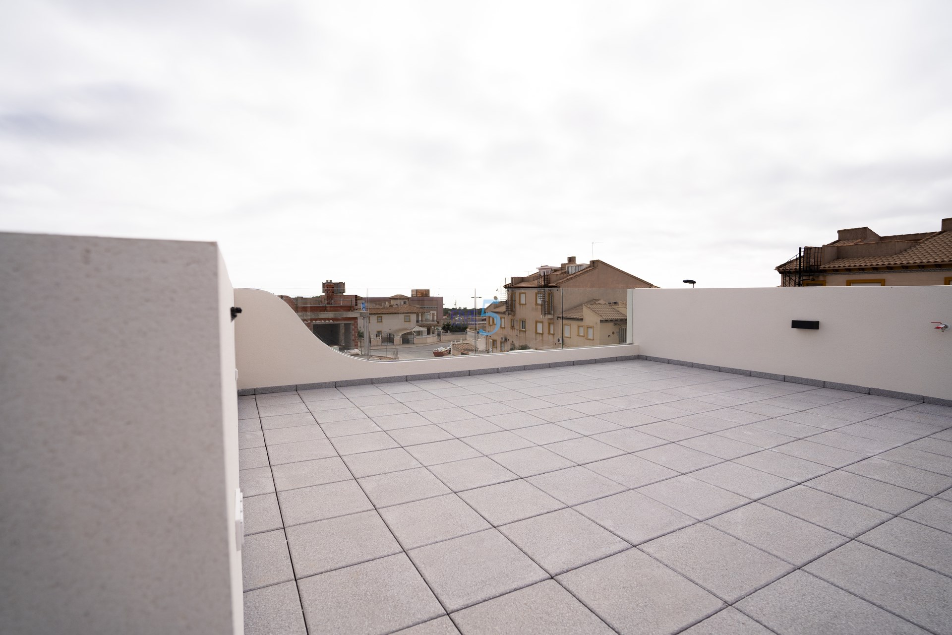 https://cdn.proppy.app/propertyphotos/2990/9f153641-d200-4581-87d6-15a0dd5c41c5/747953/316ab418-a752-4de9-9155-a07db018779d.jpg
