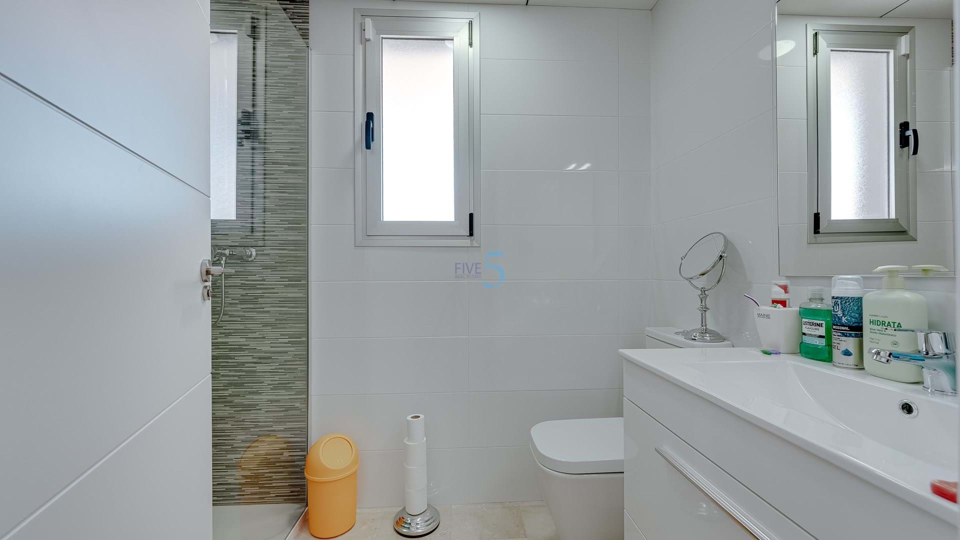 https://cdn.proppy.app/propertyphotos/2990/9f153641-d200-4581-87d6-15a0dd5c41c5/747481/b666a2eb-8035-4a0c-9d39-6b8aa61c7445.jpg