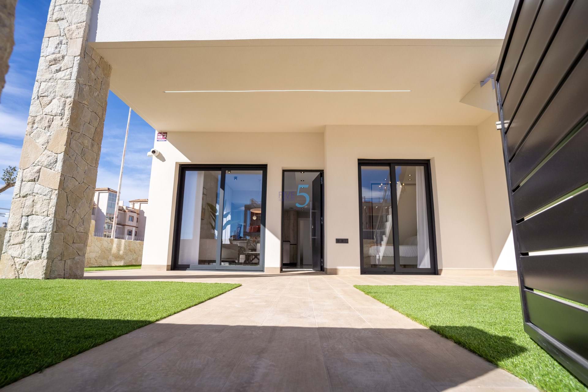 https://cdn.proppy.app/propertyphotos/2990/9f153641-d200-4581-87d6-15a0dd5c41c5/747953/b6f3900e-f708-4f46-b1f6-e4abca54fdaf.jpg