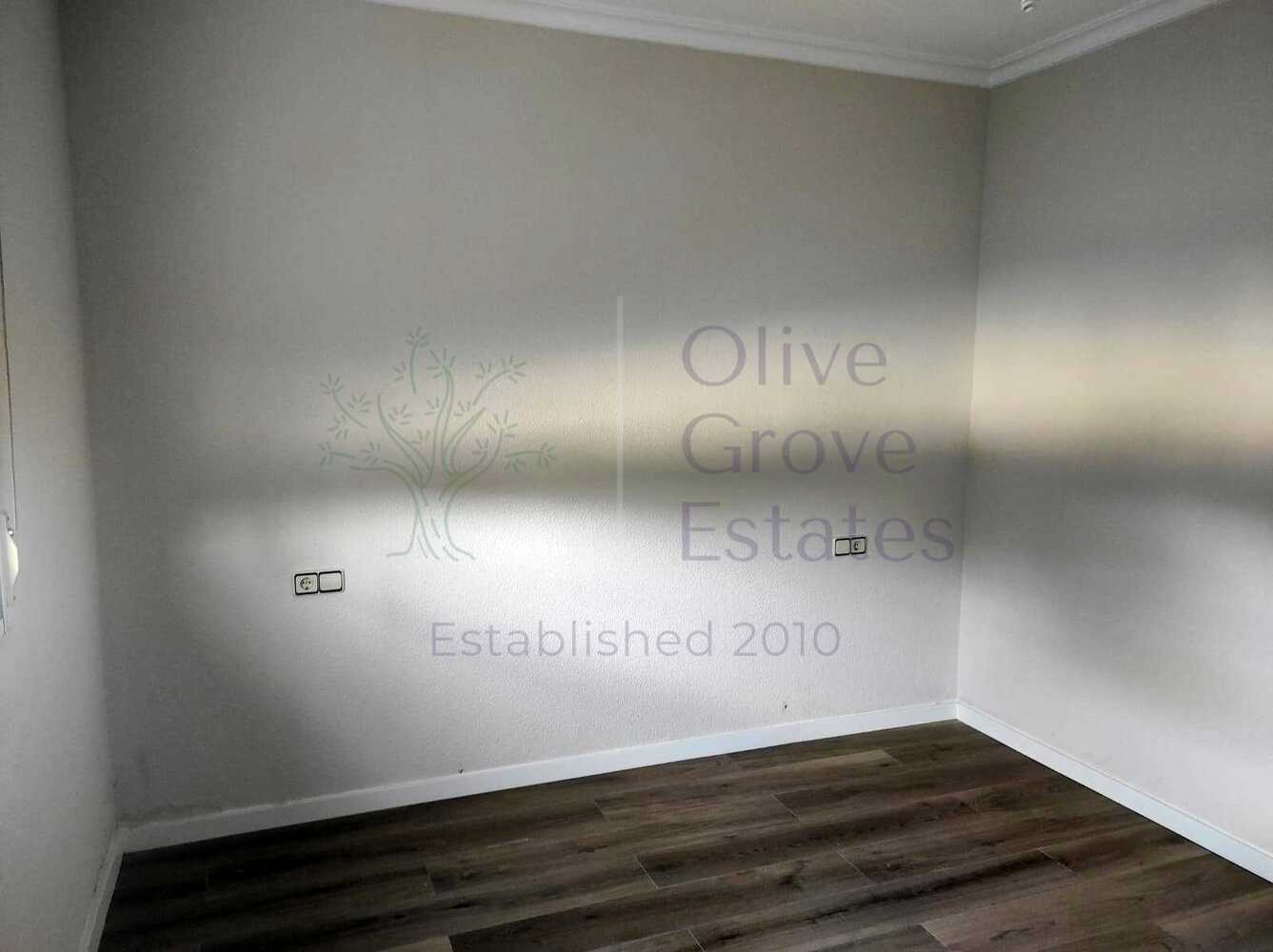 https://fs-03.apex27.co.uk/data_3538/listing_719124_0009_11505482_1500x1000_fd6065c99763c6edd31ff387b983c642.jpg?t=1740594057