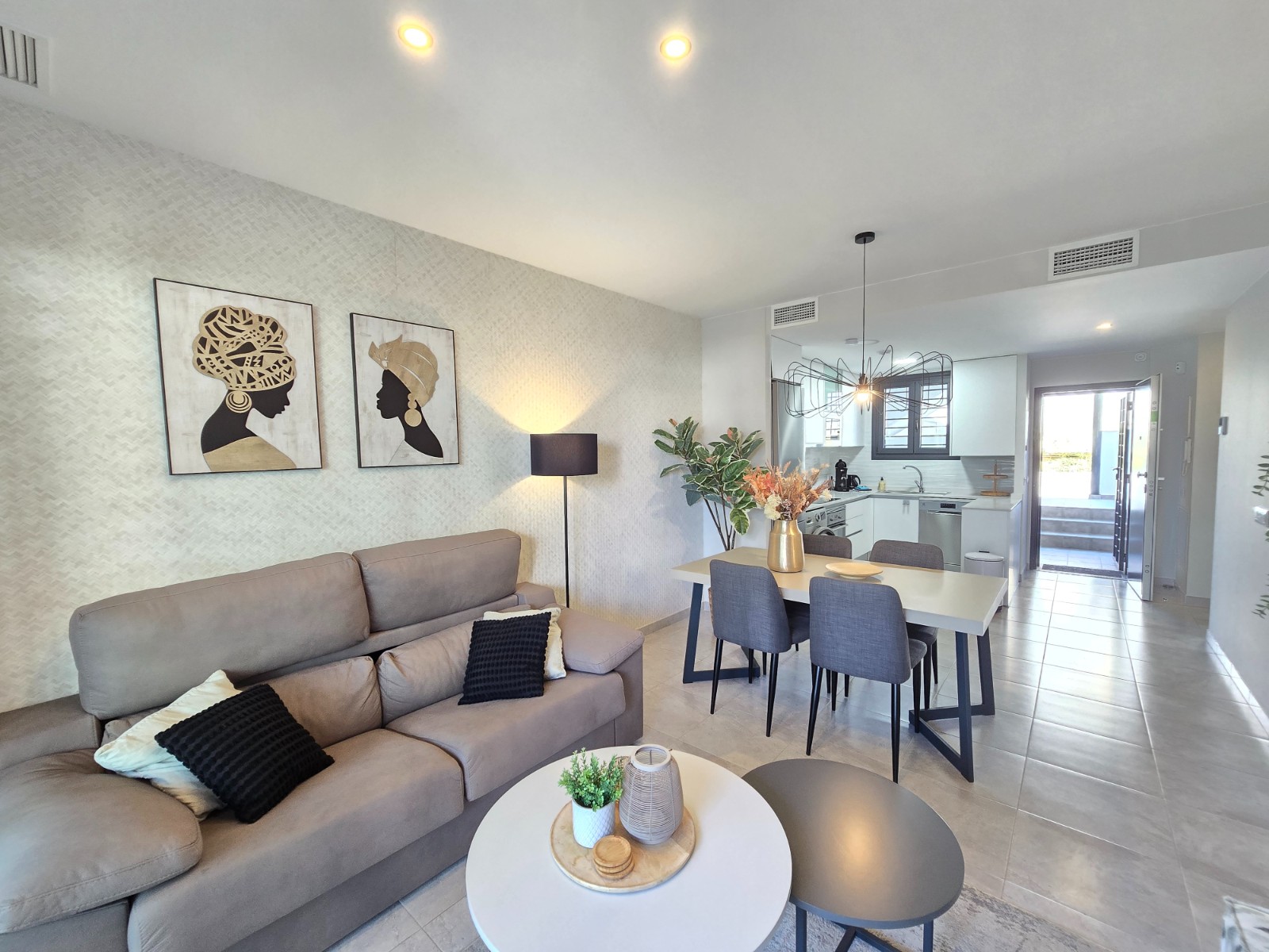 https://ds-realestate.com/media/images/properties/o_1j9pc2iplvis1rgt134g1j5c1dis2d.jpg