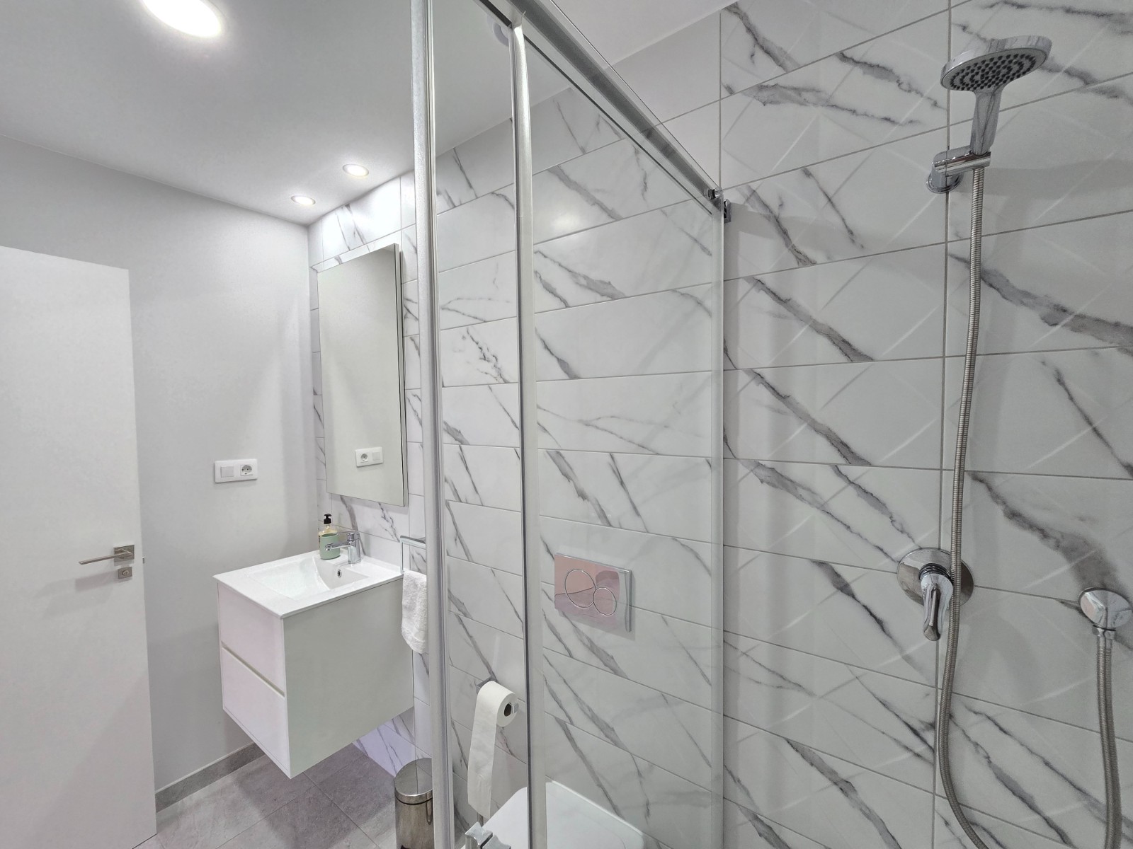 https://ds-realestate.com/media/images/properties/o_1j9pc2ipl1ftm1vuancoshb9qc2h.jpg