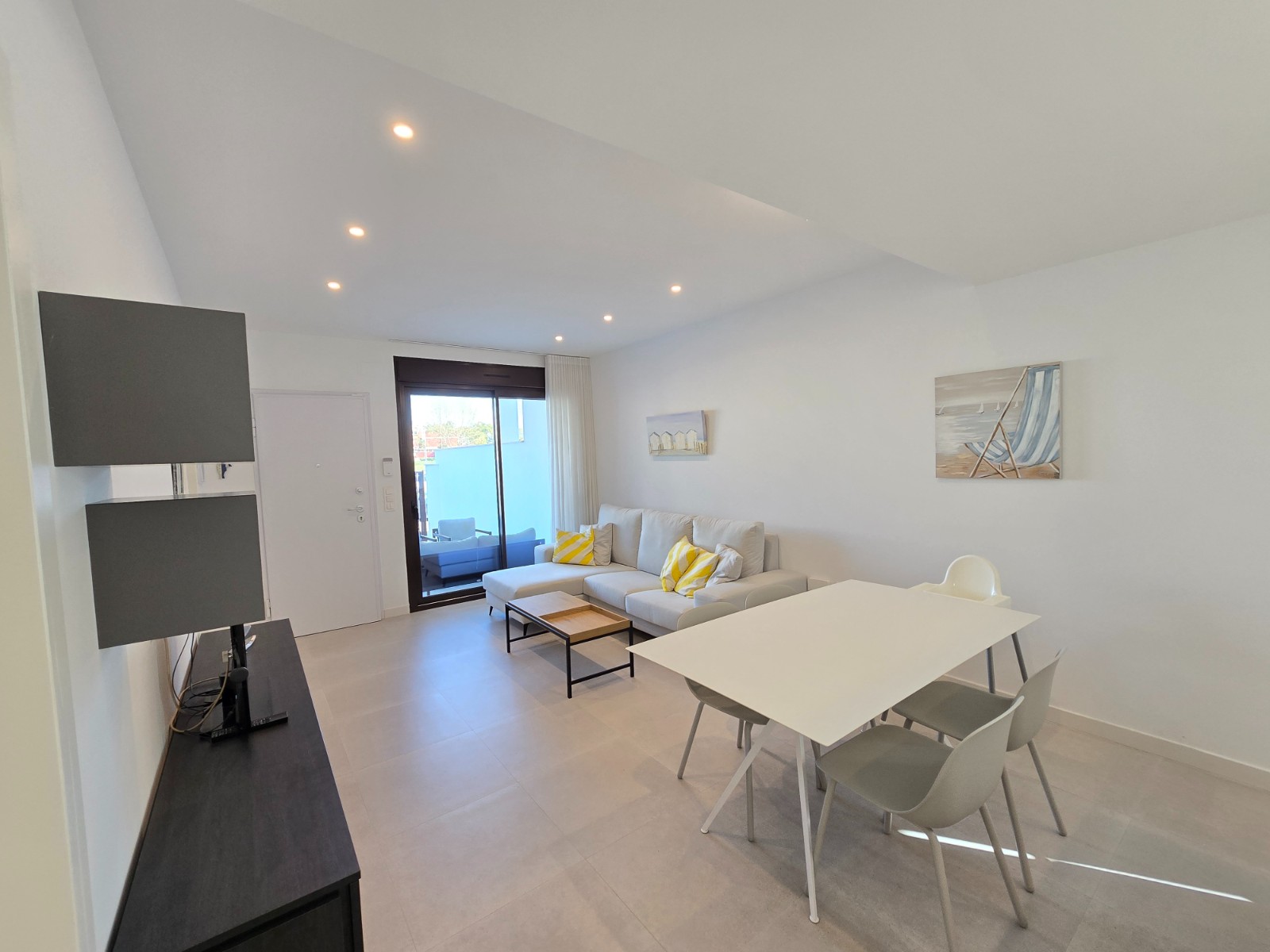 https://ds-realestate.com/media/images/properties/o_1ji801cf51a8h2vpmncdas1k7i2i.jpg