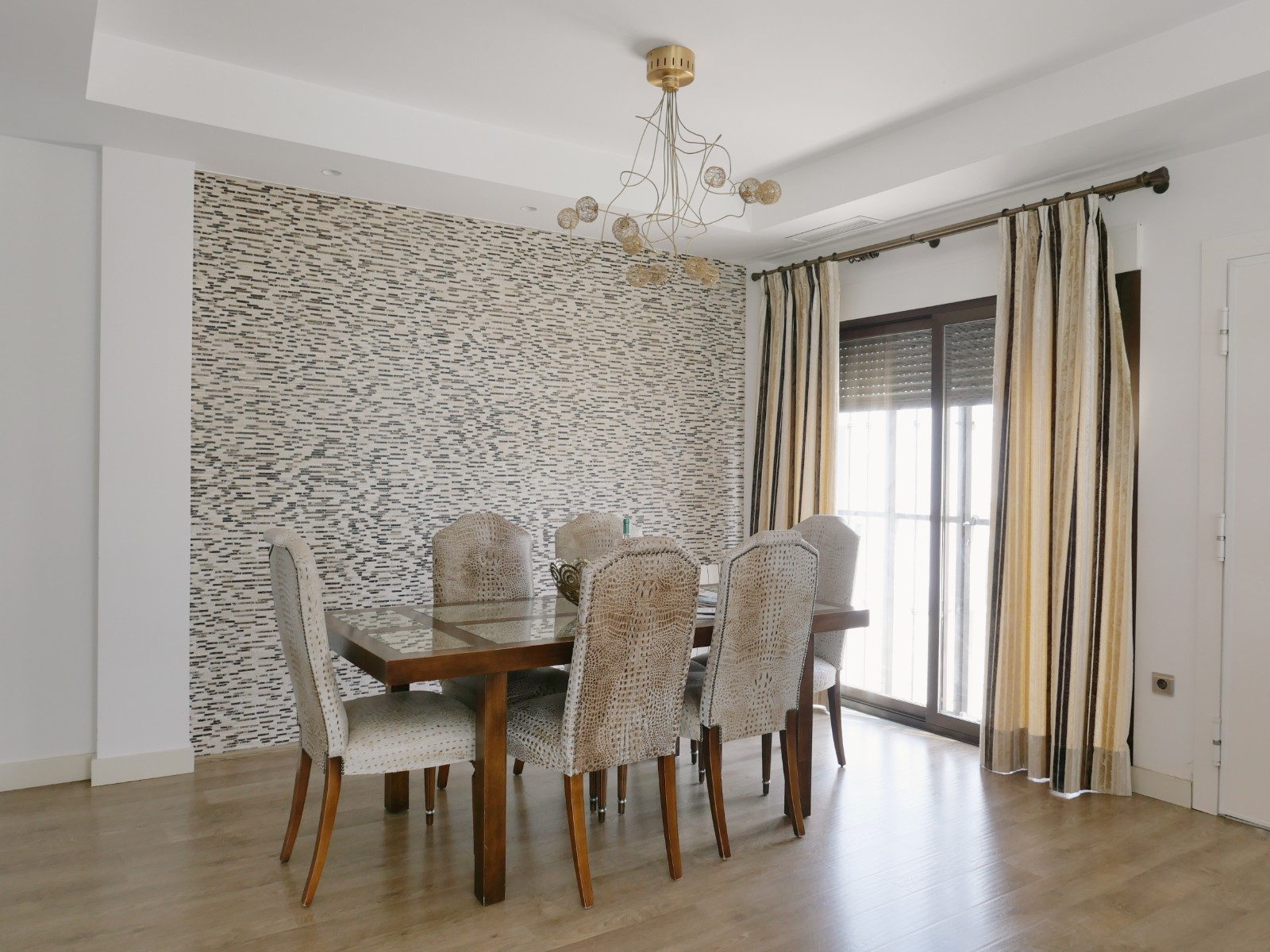 http://www.inmomorales.com/media/images/properties/o_1jn7ei8q819tqudl1pd5152dqc73f.JPG