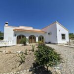 https://www.calidahomespropconsult.com/images/propertyImages/villa-romero--resale-villa-for-sale-in-arboelas/villa-romero--resale-villa-for-sale-in-arboelas-5158960296.jpg