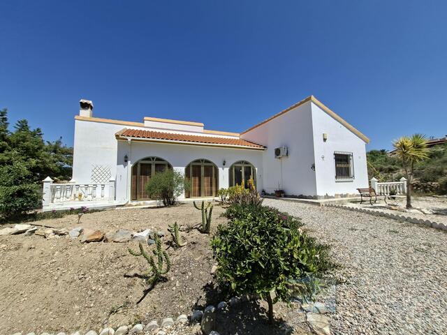 https://www.calidahomespropconsult.com/images/propertyImages/villa-romero--resale-villa-for-sale-in-arboelas/villa-romero--resale-villa-for-sale-in-arboelas-5158960296.jpg