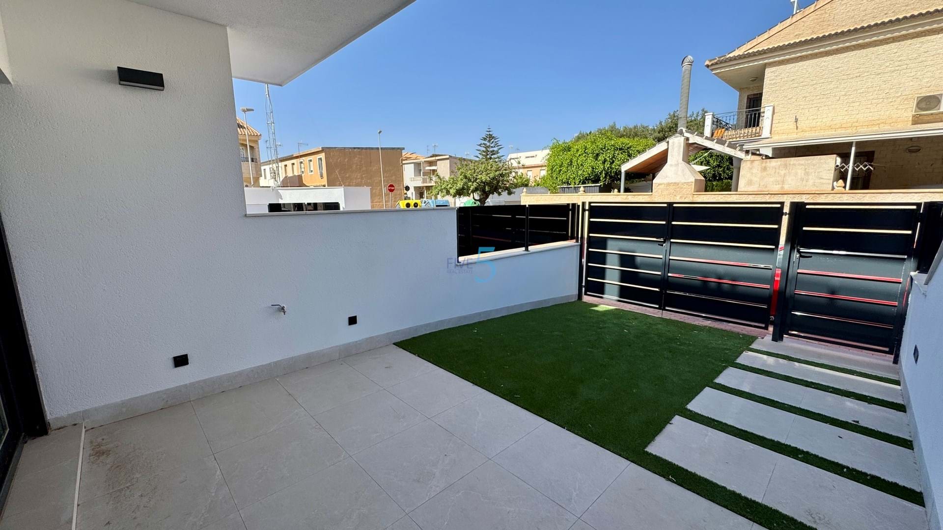https://cdn.proppy.app/propertyphotos/2990/9f153641-d200-4581-87d6-15a0dd5c41c5/747931/5fe74e24-2eee-47b8-8dfc-d8abbd452750.jpg